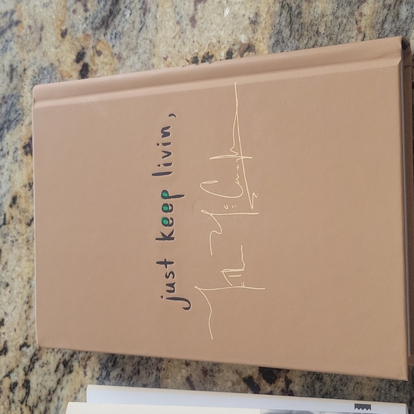 🎉HP🎉Matthew McConaughey book📚 - Picture 6 of 14